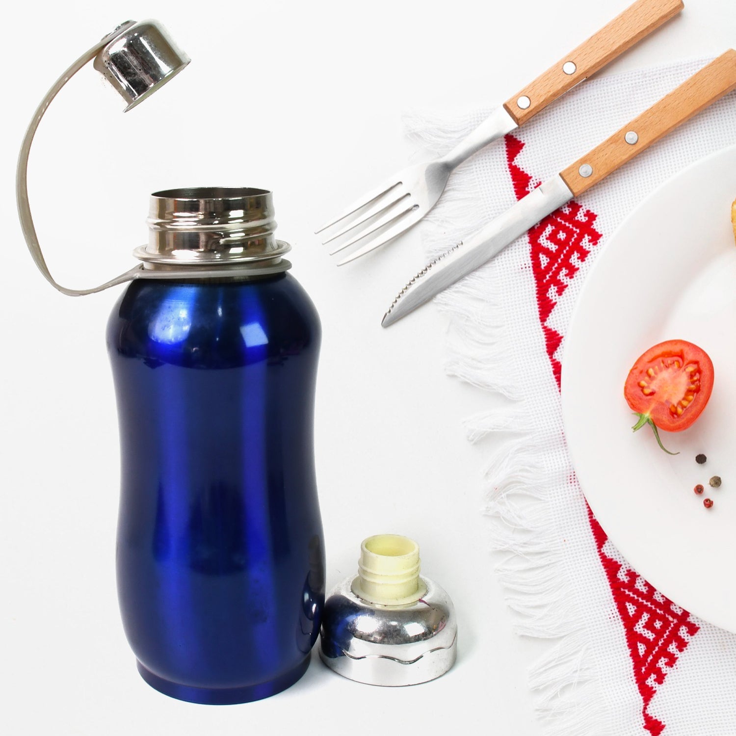 FrostCore insulated stainless steel water bottle for reliable temperature retention