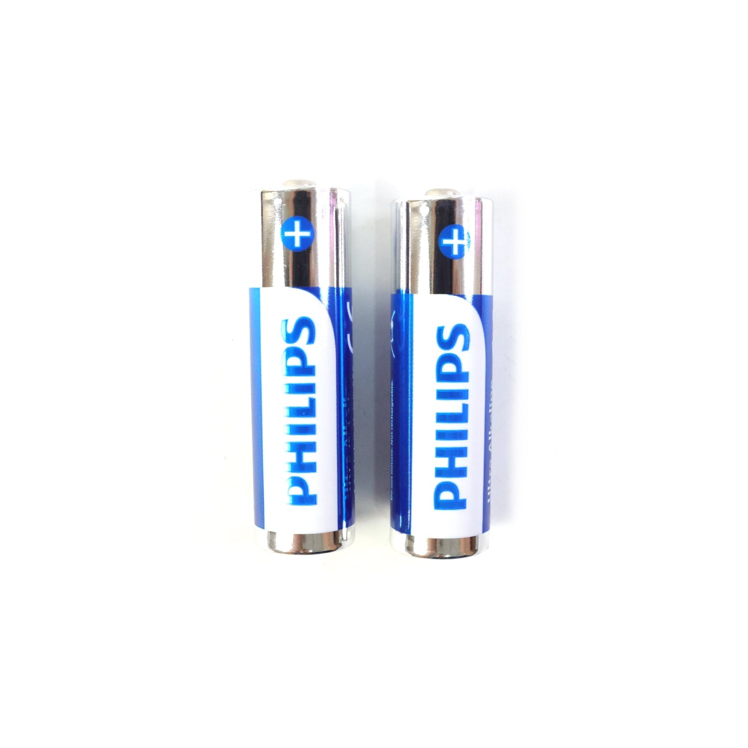 Pair of AA ultra alkaline batteries for everyday electronics