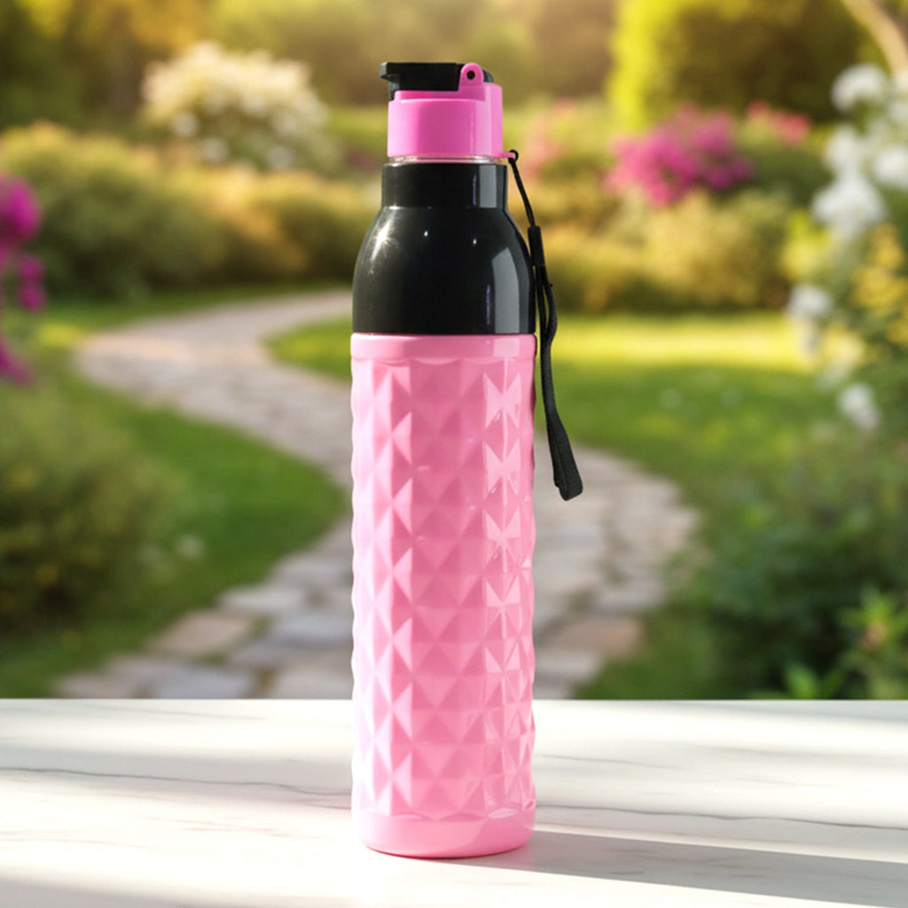Slim shape side profile of diamond pattern water bottle