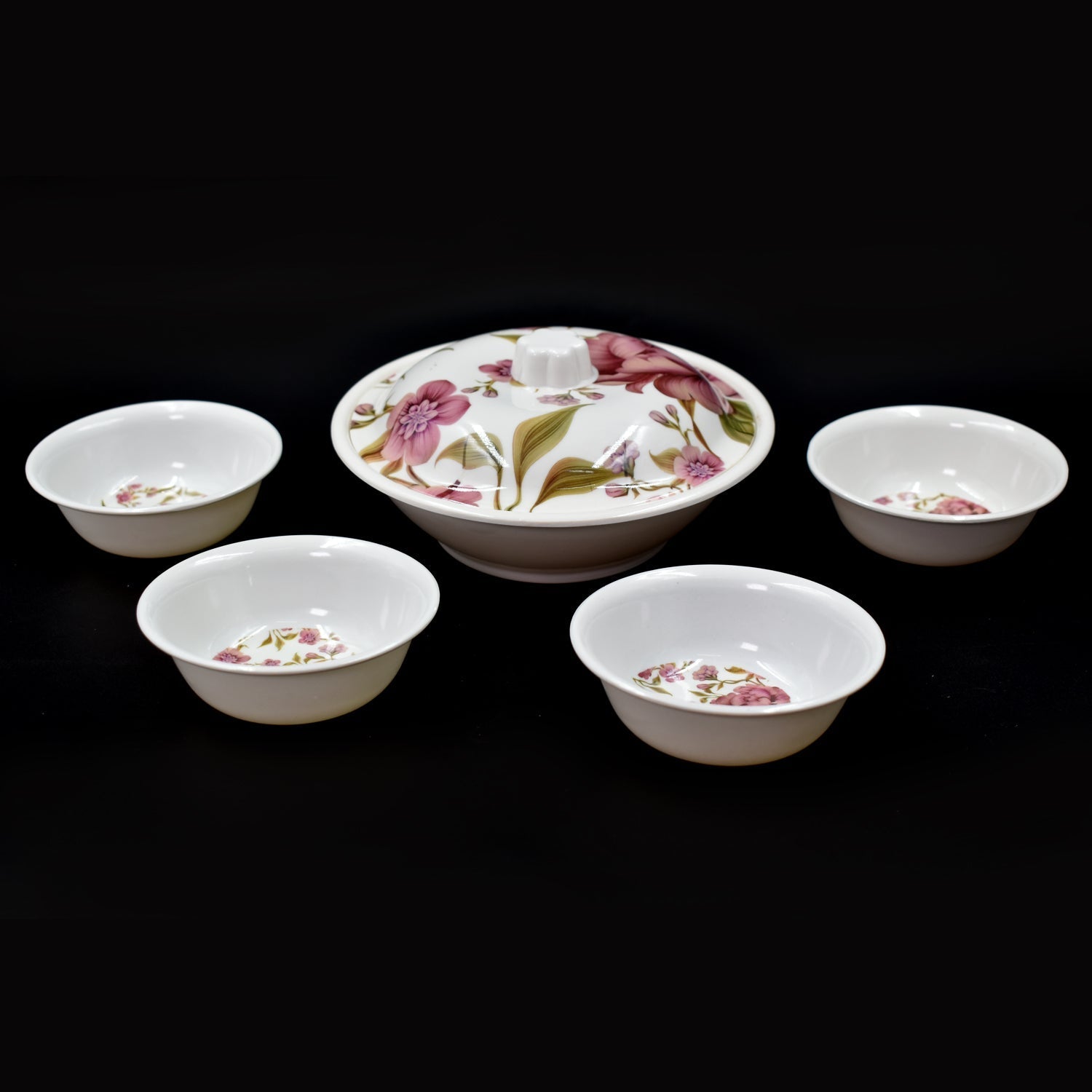 Elegant 5-piece Pudding Cutlery Set ready for use.