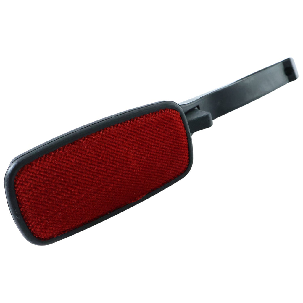 Lint remover brush suitable for pet hair removal on fabric surfaces