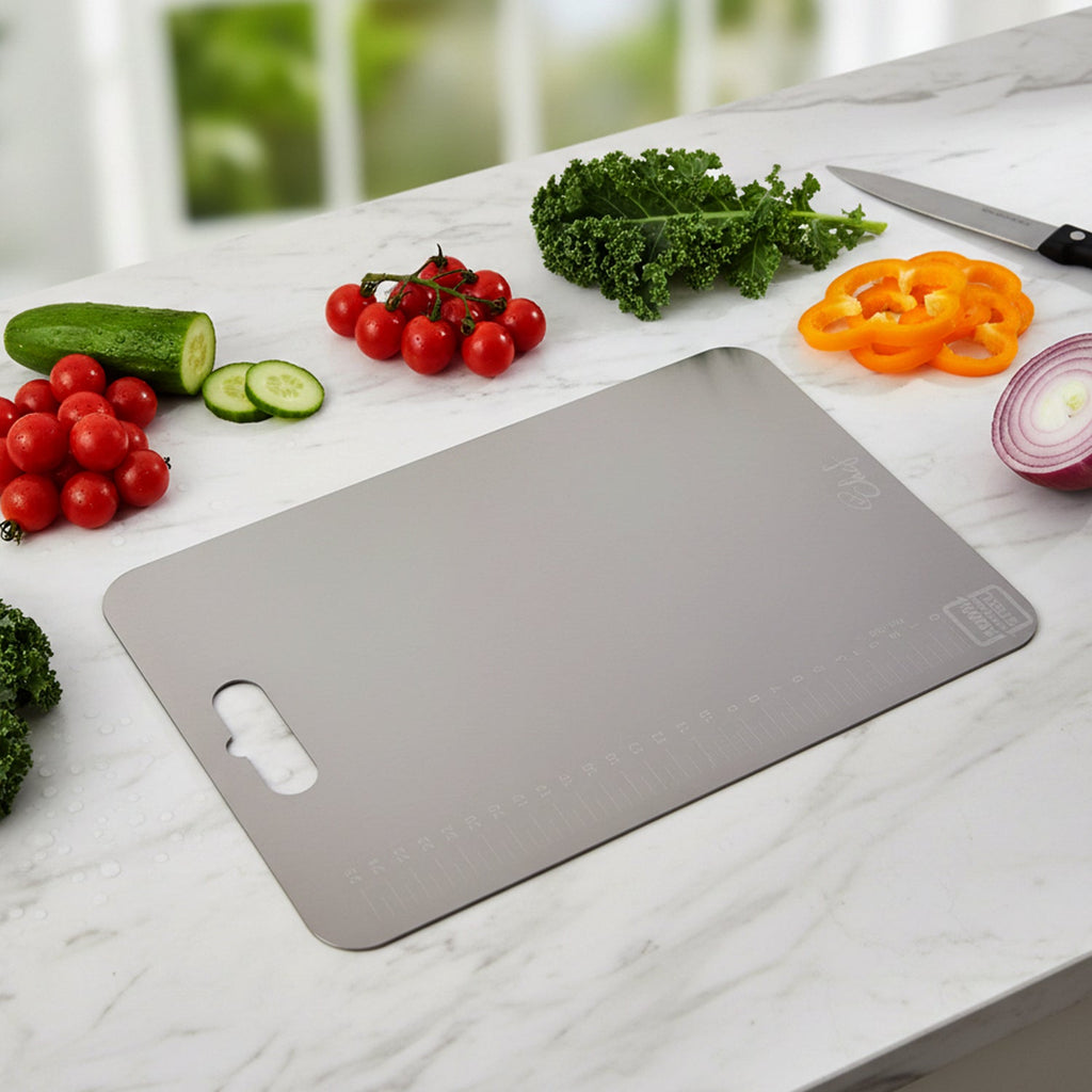 Rust resistant kitchen cutting board made of stainless steel