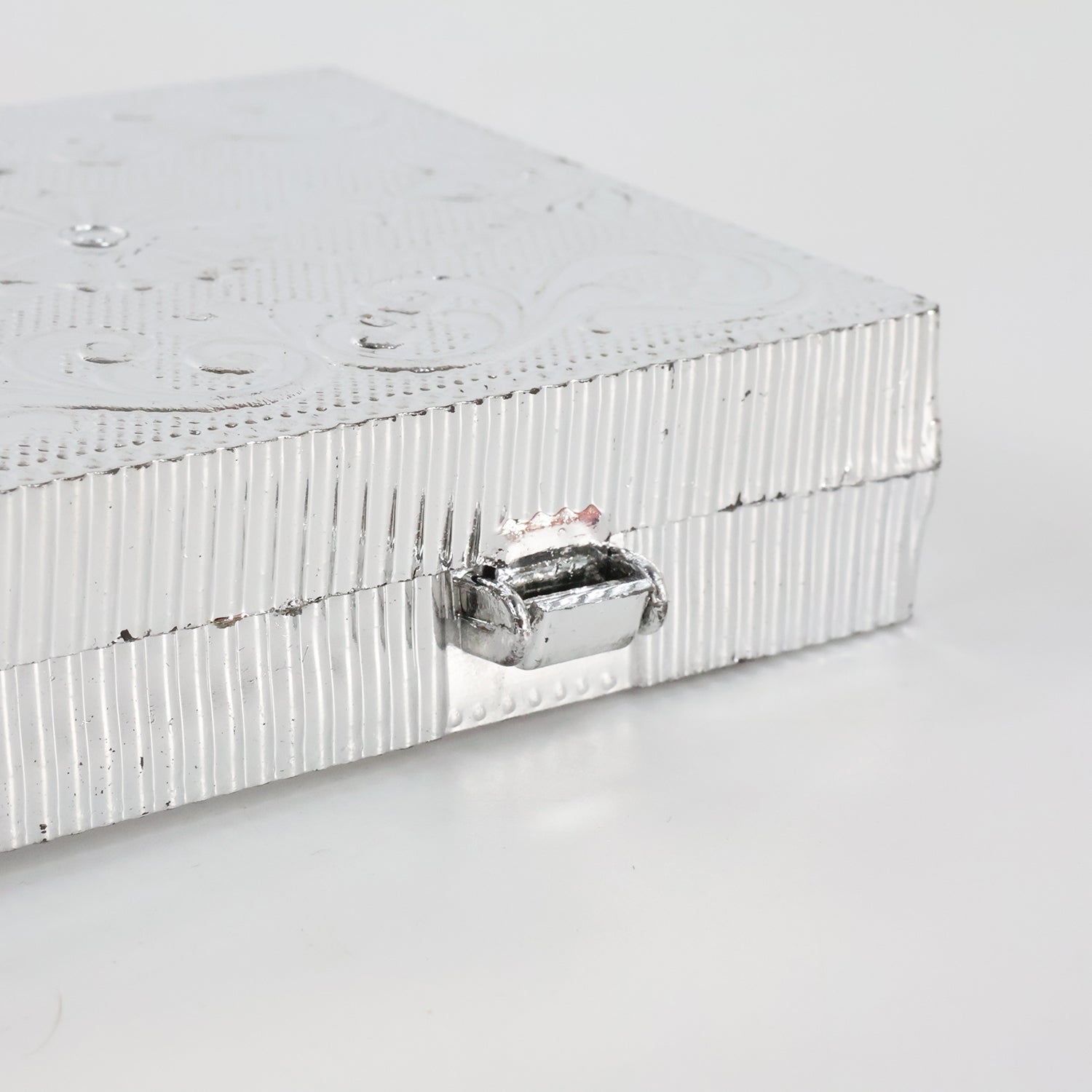 Compact 20x9 cm silver decorative gifting and money box with premium look