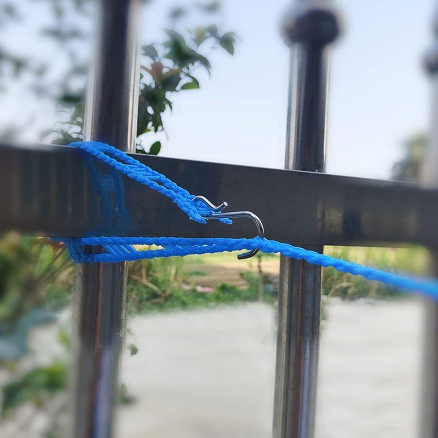 Compact folded anti-slip clothesline rope, ideal for travel and easy storage.
