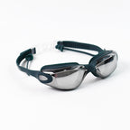 Wide-angle curved mirrored lenses on anti-fog swimming goggles