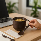 Insulated lunch bowl 650ml with ergonomic handle and detachable spoon and fork.
