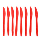 Bulk pack of durable plastic knives for daily use in food service