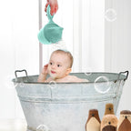 Close-up of the smooth, high-quality PP material and rounded edges of the baby shampoo cup.