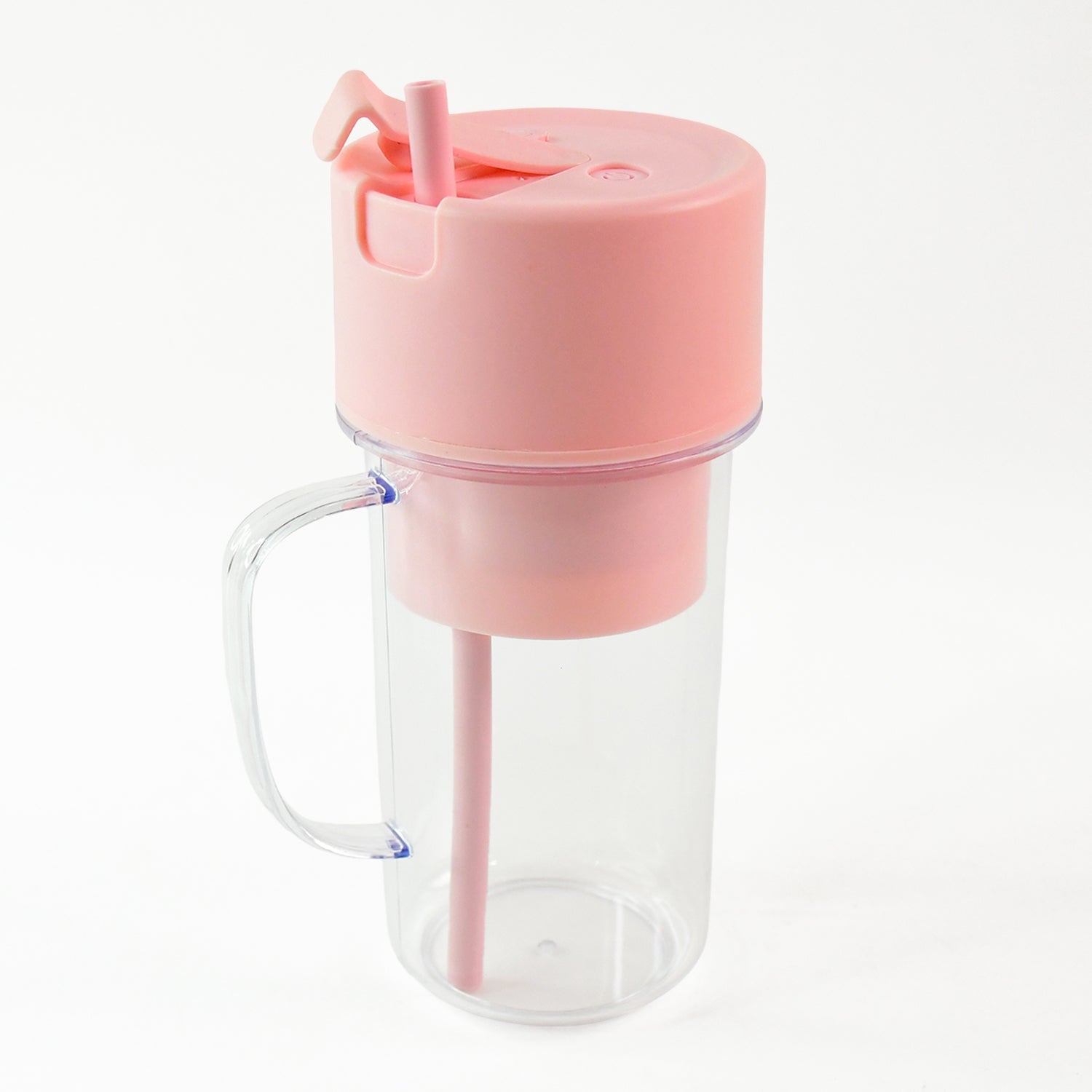 The compact size of the portable juicer, perfect for travel.