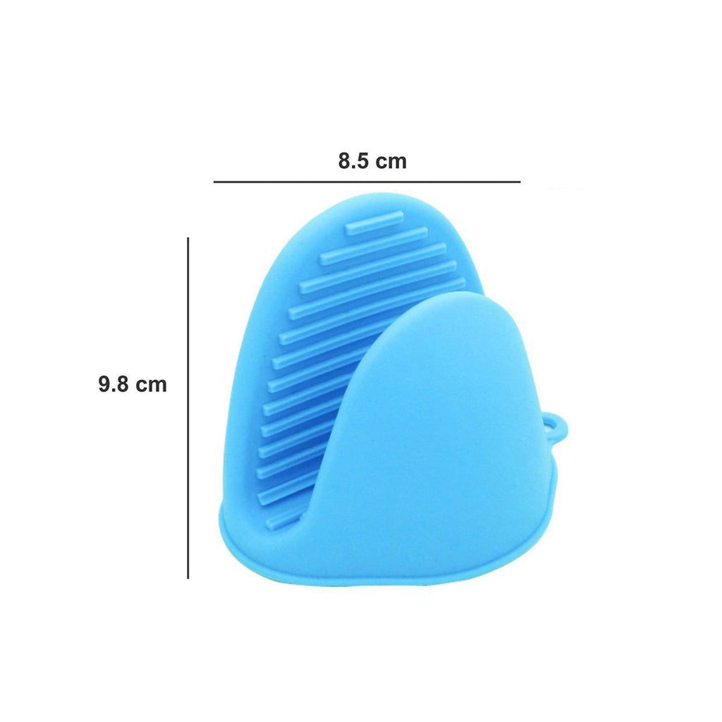 Textured silicone heat resistant potholder providing a secure grip.