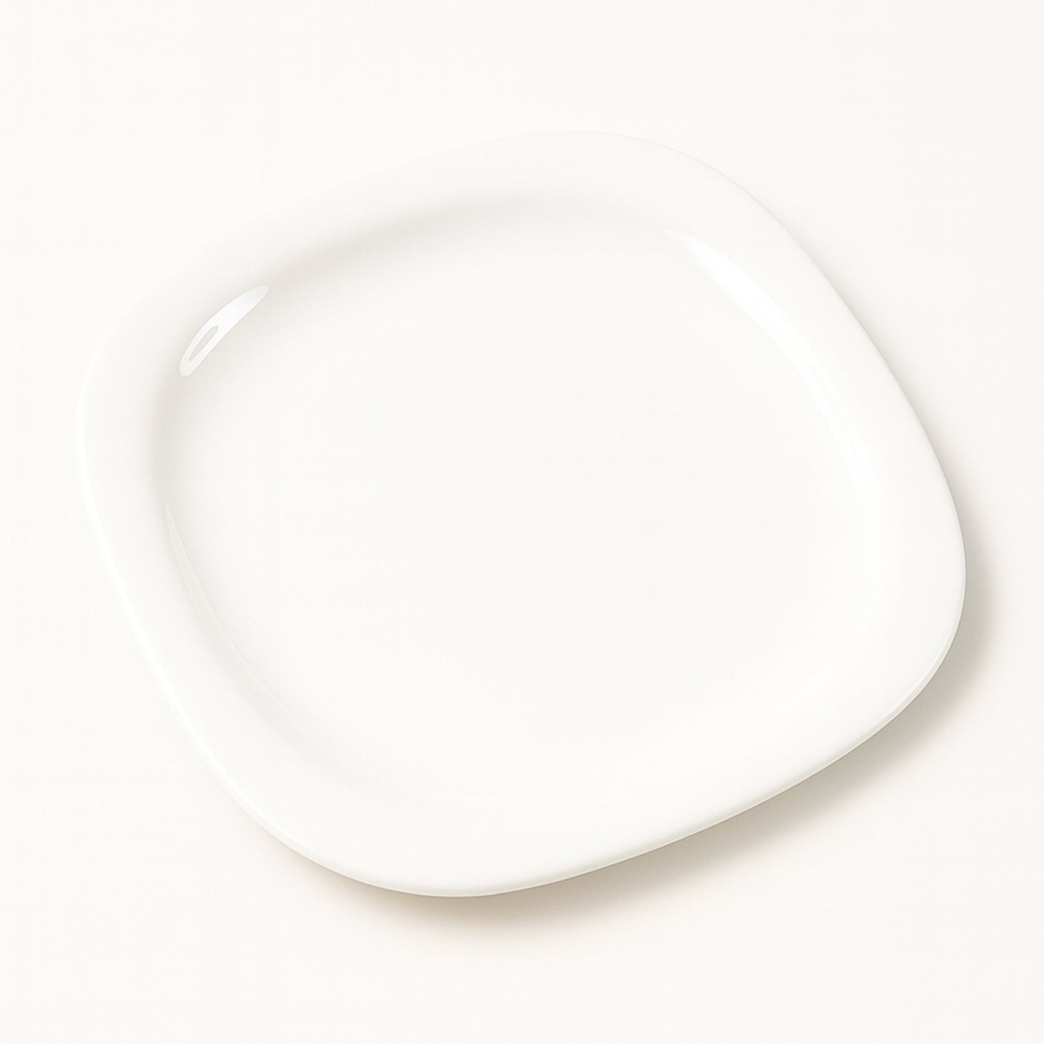 White durable dinner plate 32 cm designed for both home and commercial use