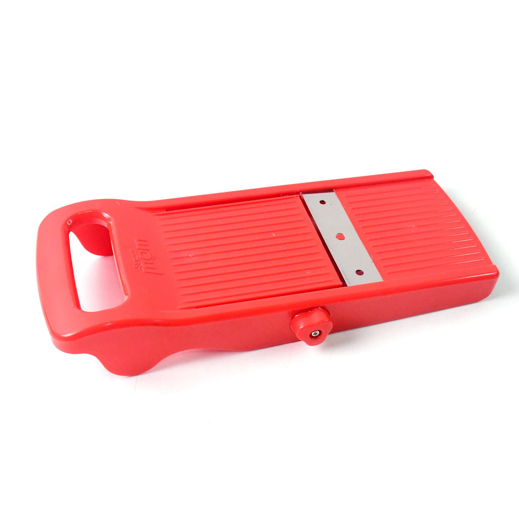 Kitchen tool vegetable slicer ideal for preparing salads and garnishes