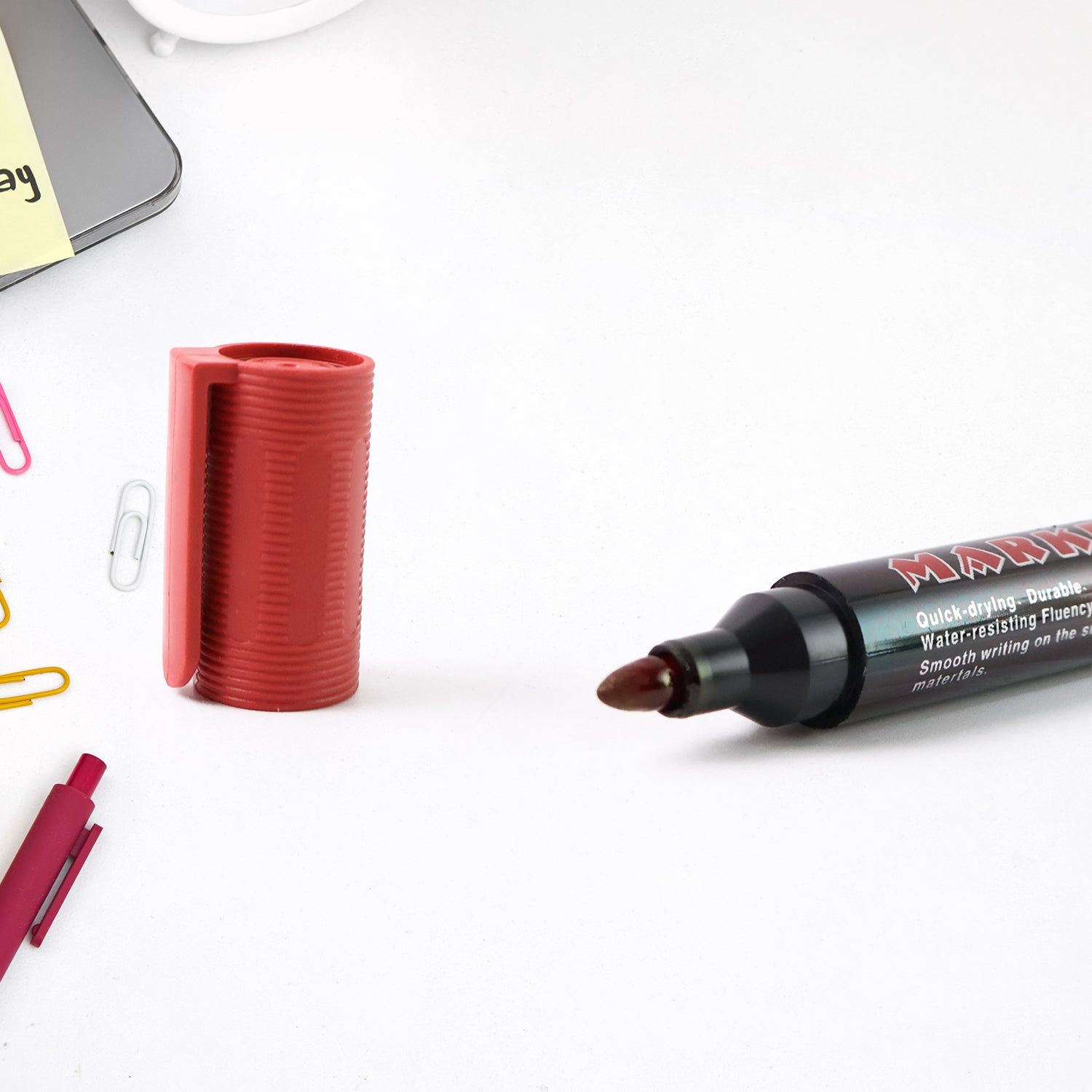 Permanent red marker pens with waterproof, fast-drying ink for clear writing