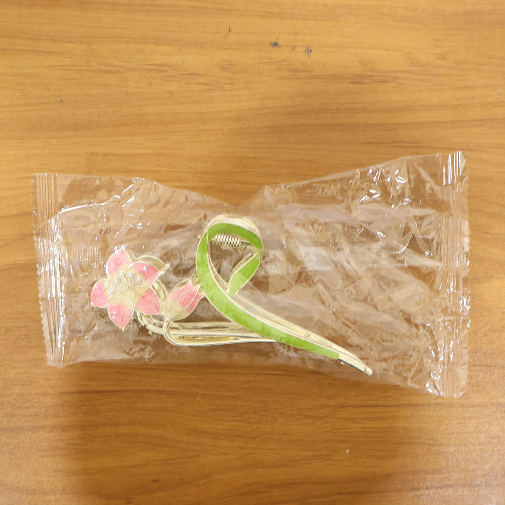 Durable and lightweight floral hair claw clip