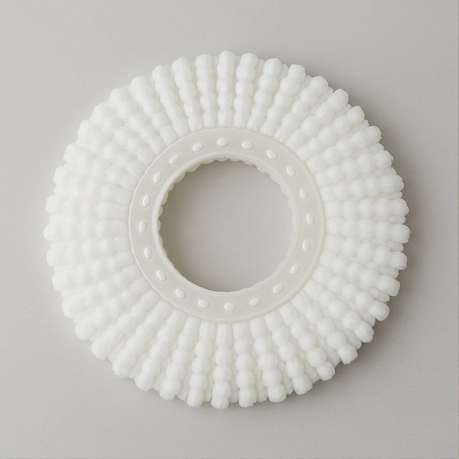 Close-up of microfiber strands on Magic Mop Refill Head for thorough cleaning