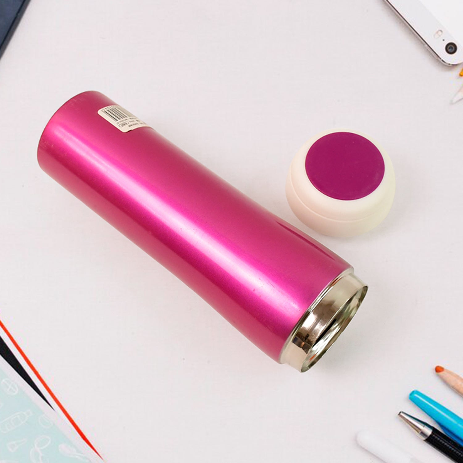 Stainless steel insulated water bottle designed for hot or cold drinks
