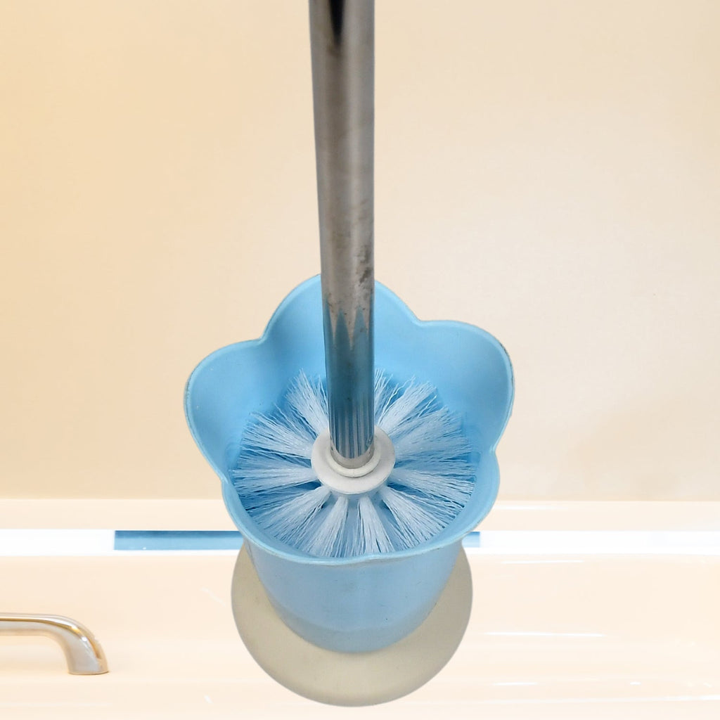 Hygienic toilet brush and stand for Western-style bathrooms.