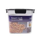 Snap and seal feature on 2500ml airtight food storage container