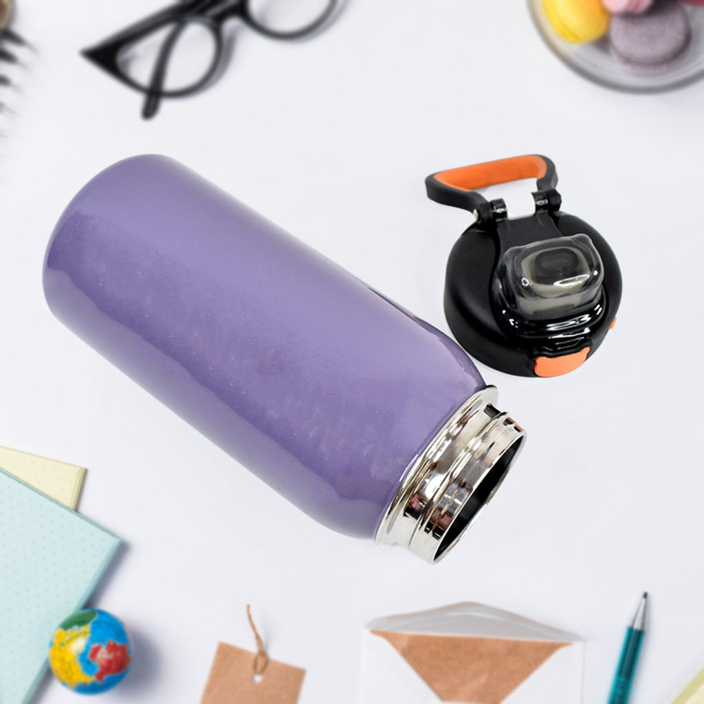 Closed lid of stainless steel water bottle ensuring leak-proof use