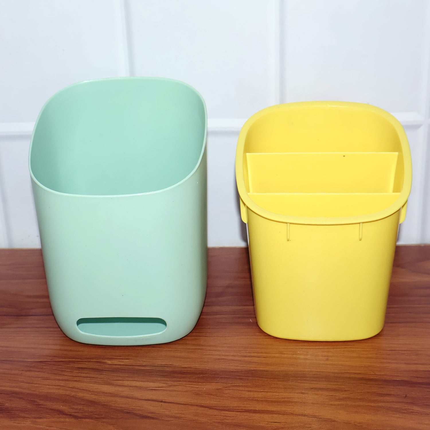 Neutral view of multipurpose organizer holder design