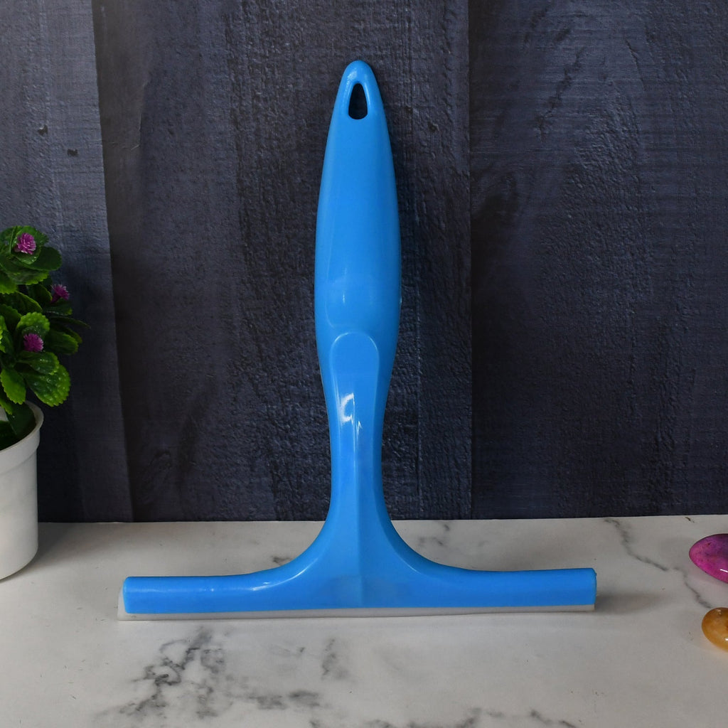 Side view of the lightweight and easy-to-handle multipurpose floor cleaning tool.