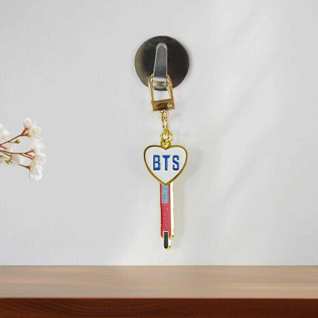 Snap chic style acrylic and metal keychain