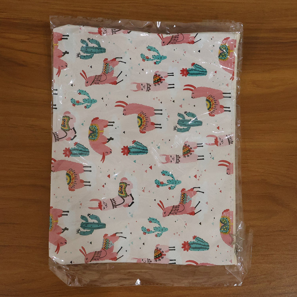 Neutral image highlighting zipper and pouch details