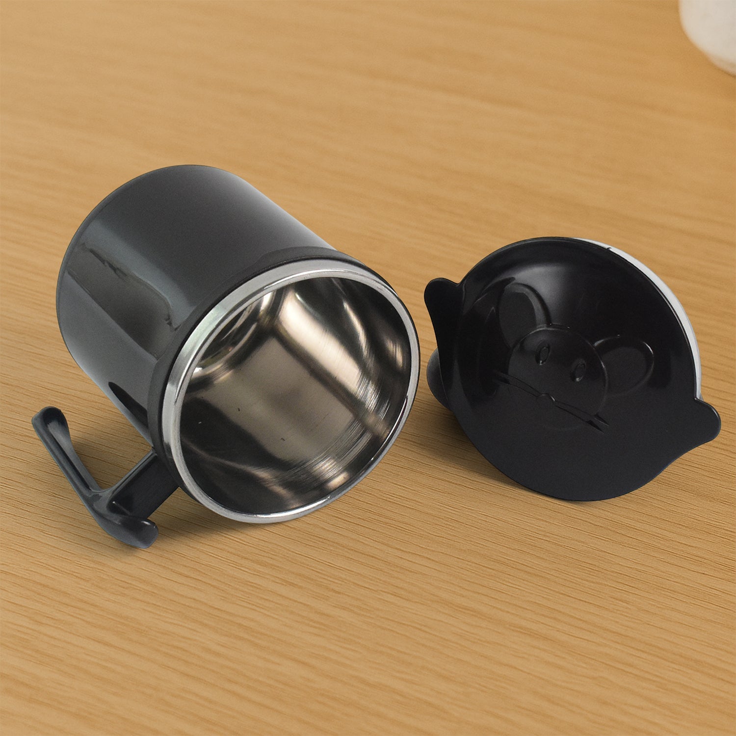 Leak-proof cat mug with its packaging, ready for gifting.