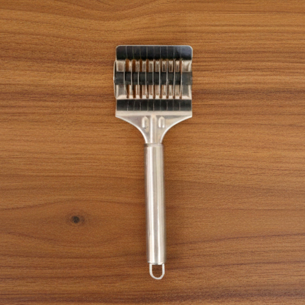 Multi-blade dough cutter roller ideal for pasta and noodle making