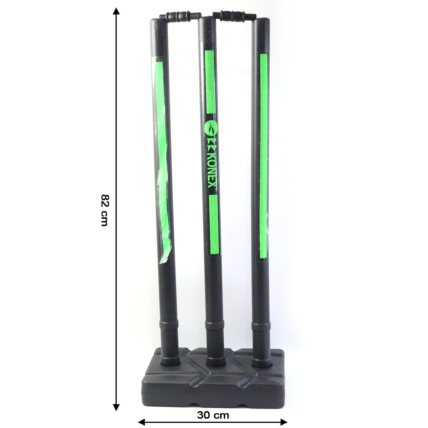 Cricket game stump set with sturdy plastic wickets