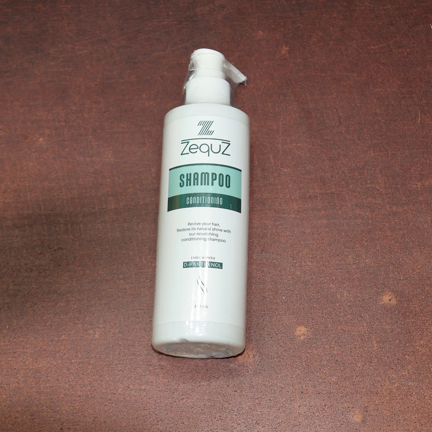 Hair care conditioner shampoo with hydrating and strengthening benefits