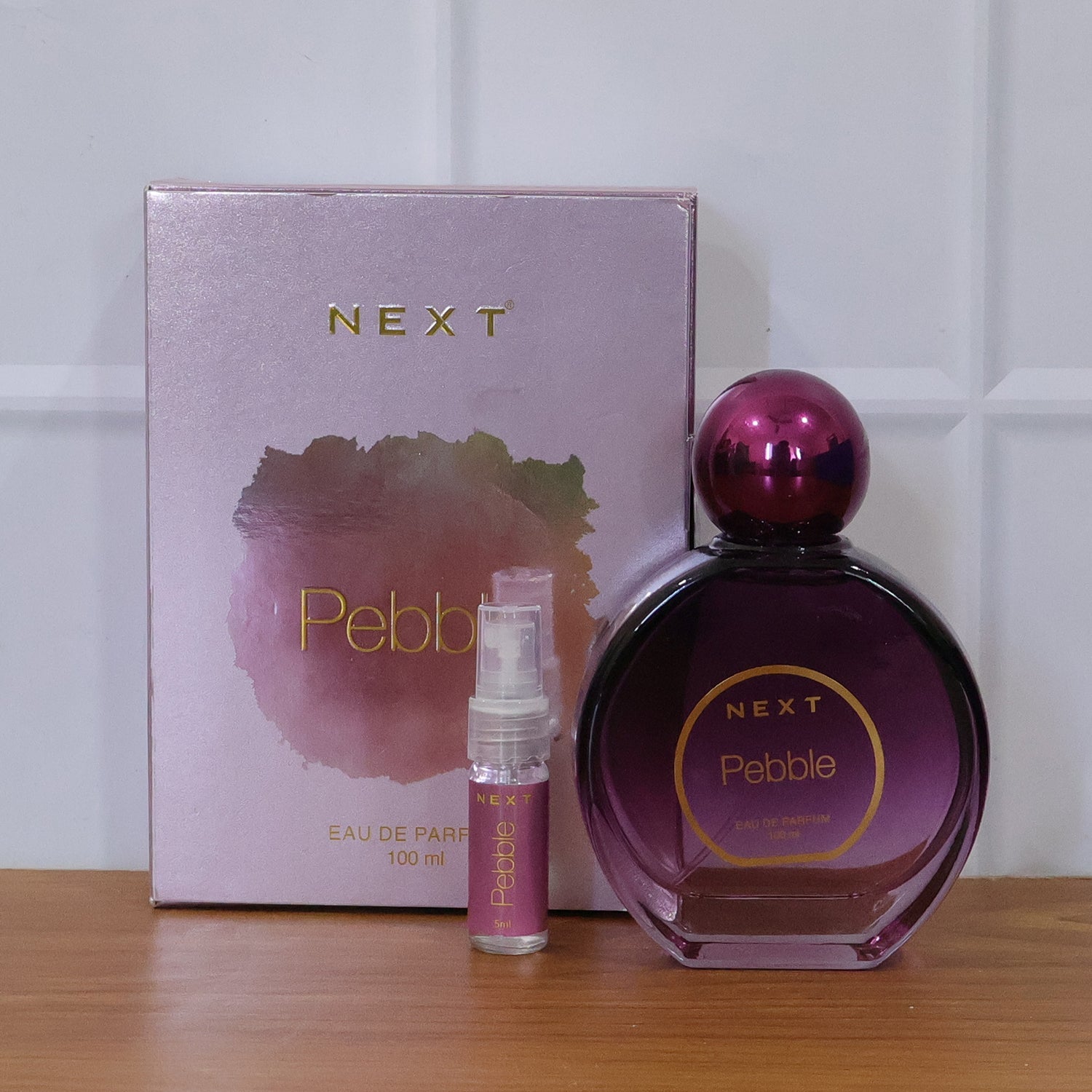 Long-lasting unisex perfume spray in 100ml bottle suitable for daily wear