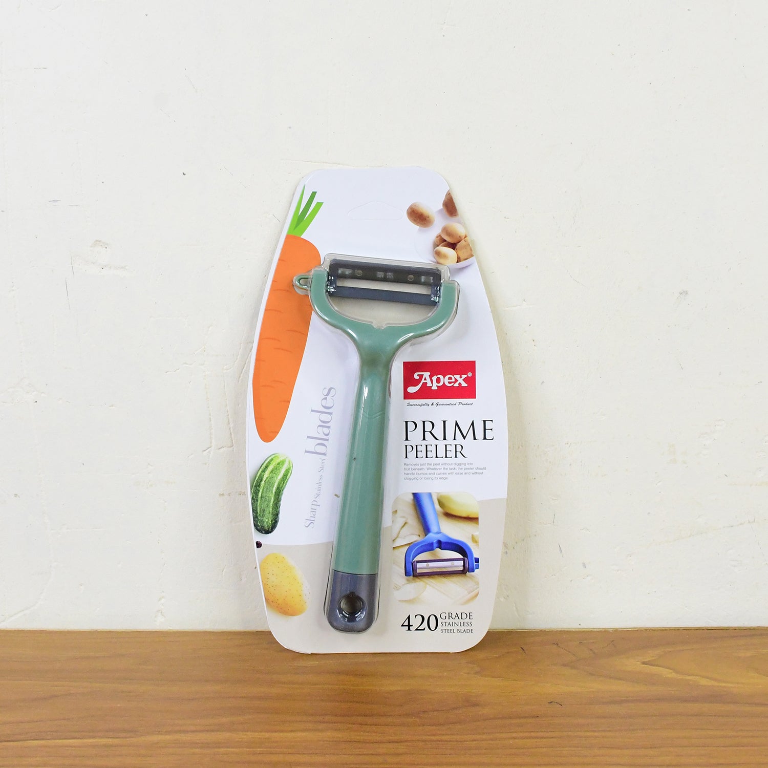 Premium vegetable peeler designed for smooth and easy peeling