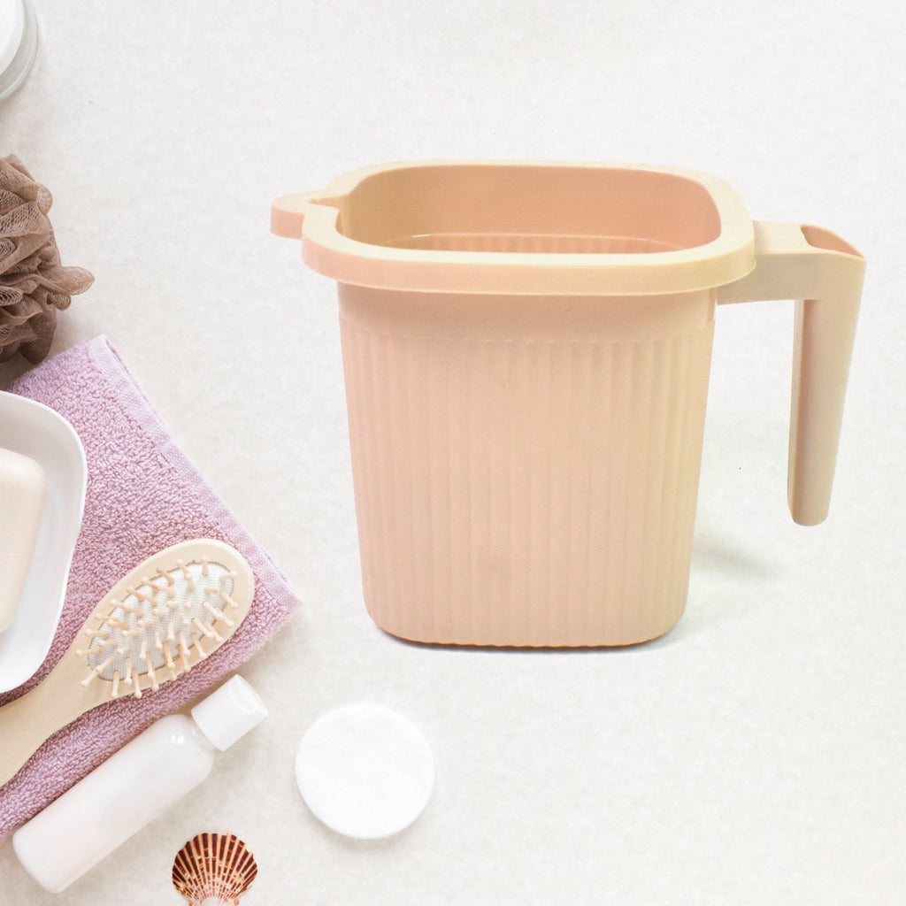 Assorted mixed-color square bath mugs, perfect for a vibrant bathroom.