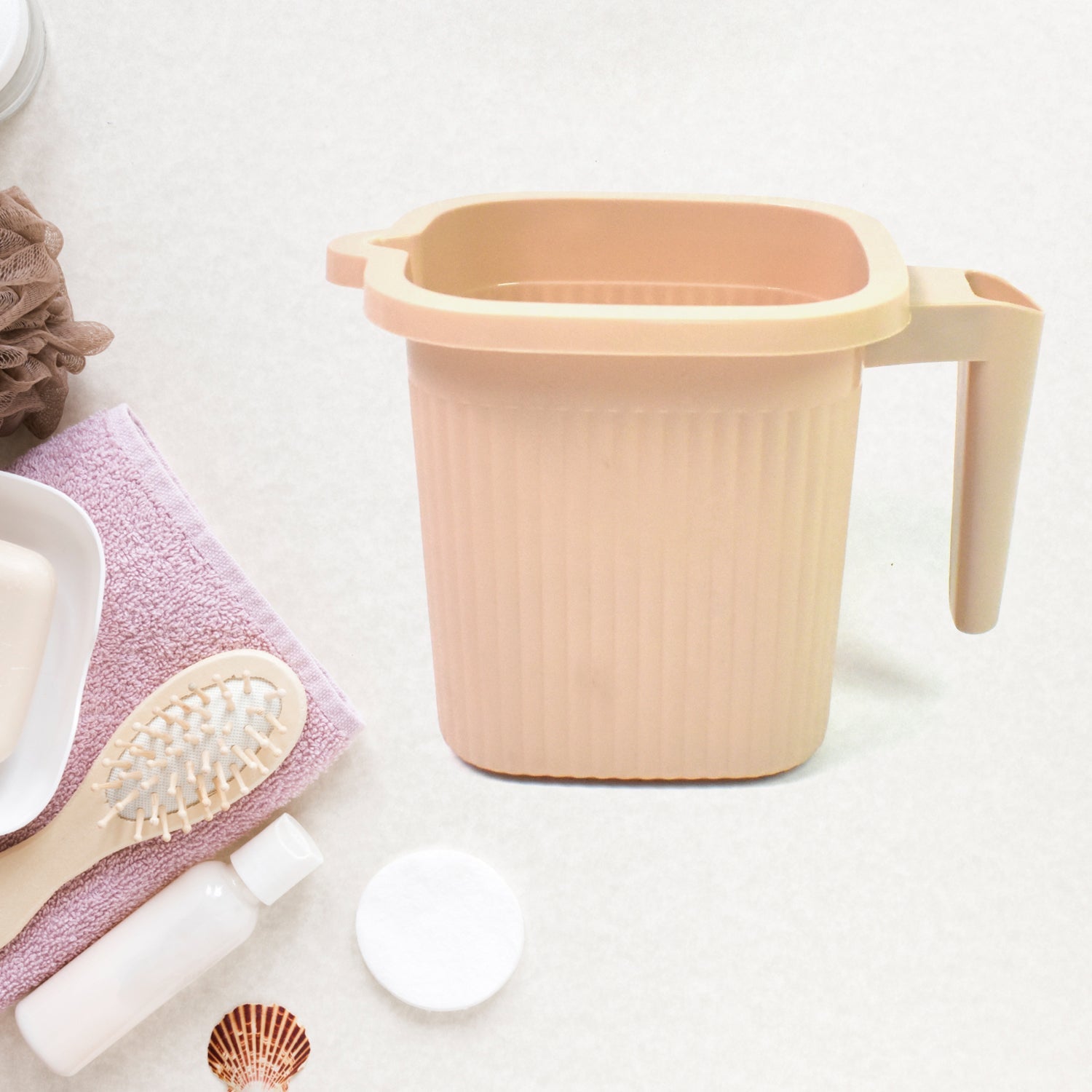 Assorted mixed-color square bath mugs, perfect for a vibrant bathroom.