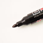 Refillable tip design of black whiteboard marker for long-term use