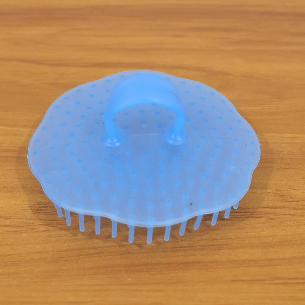 Portable scalp cleaning shampoo tool made of silicone