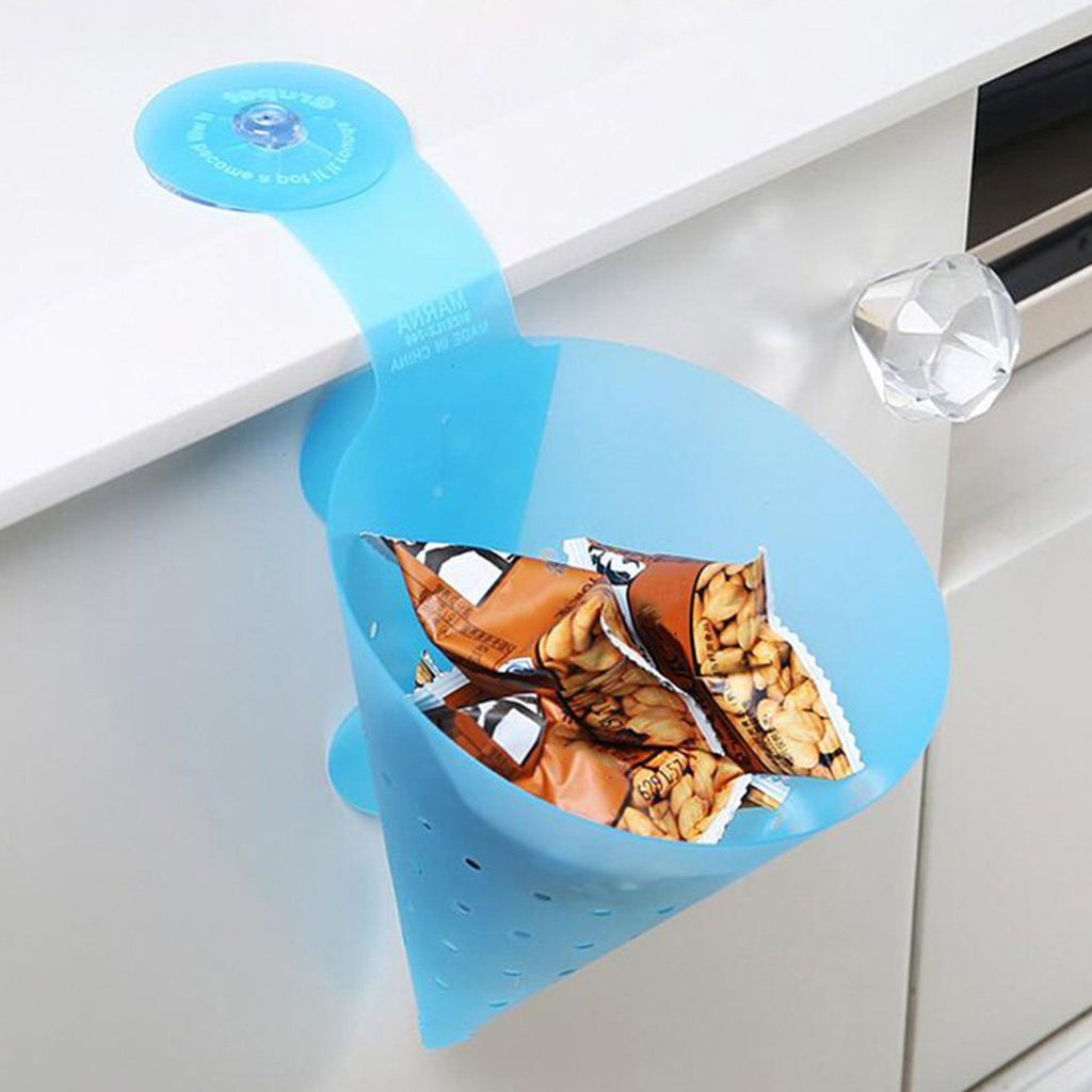 Kitchen sink basket mounted firmly with suction cup in corner