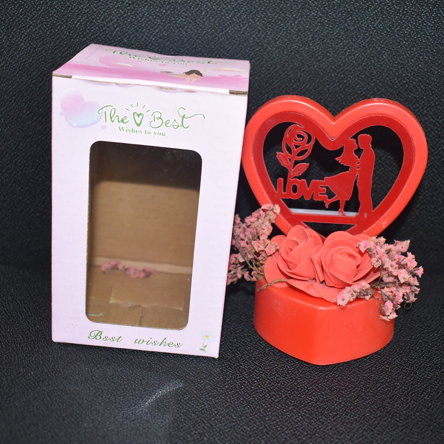Elegant heart-shaped love couple showpiece with floral decoration