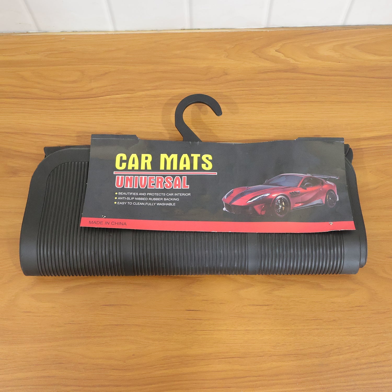 Non skid interior car mats set in durable rubber material