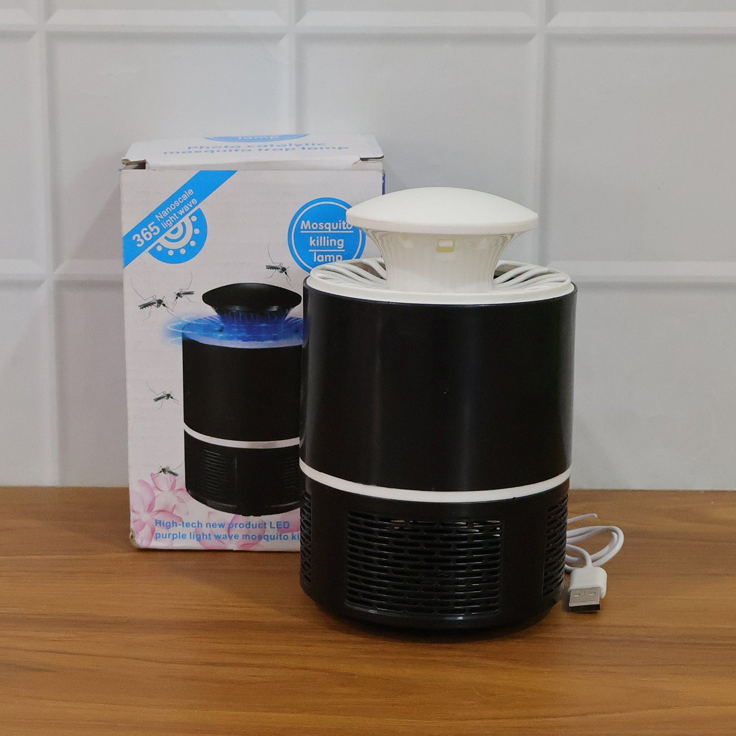 USB mosquito killer lamp displaying power button and operation