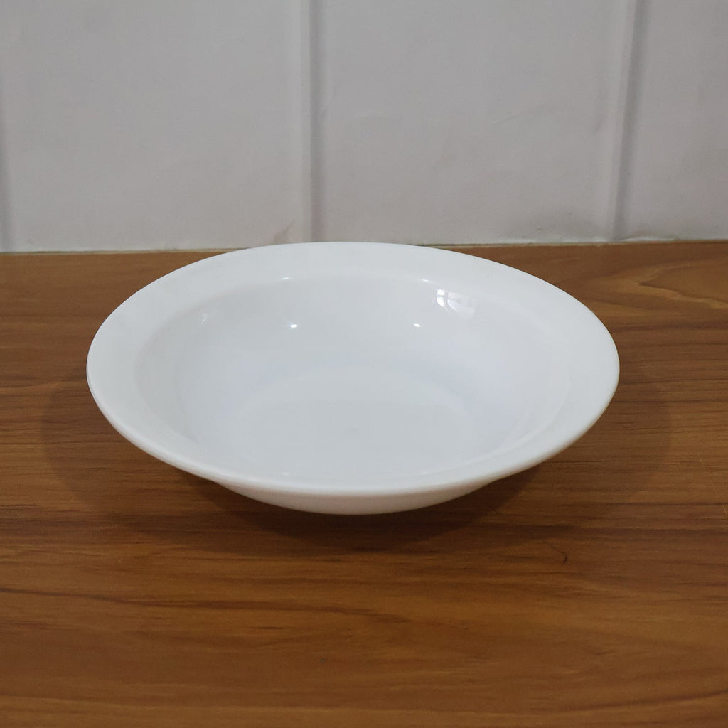 Scratch and chip resistant white curry bowl with smooth glossy finish