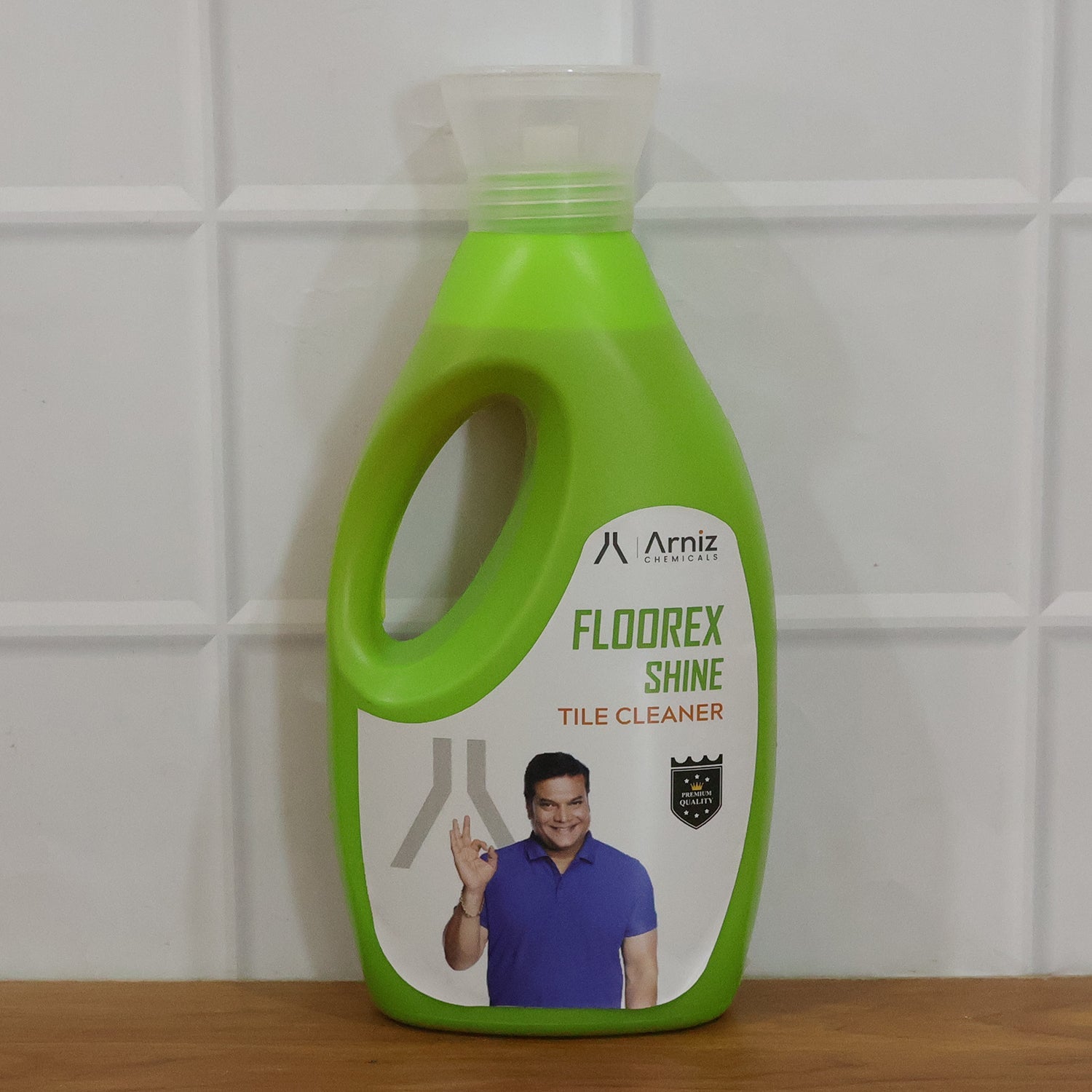 Streak-free tile floor cleaning liquid
