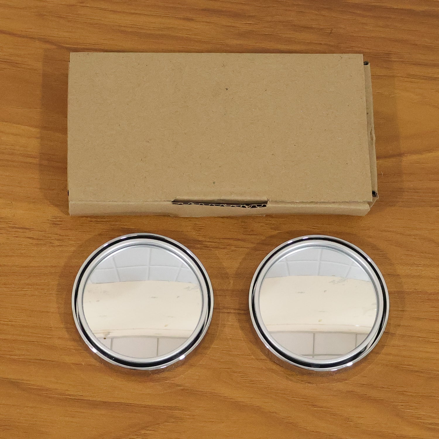 Installation of blind spot mirror on car side mirror