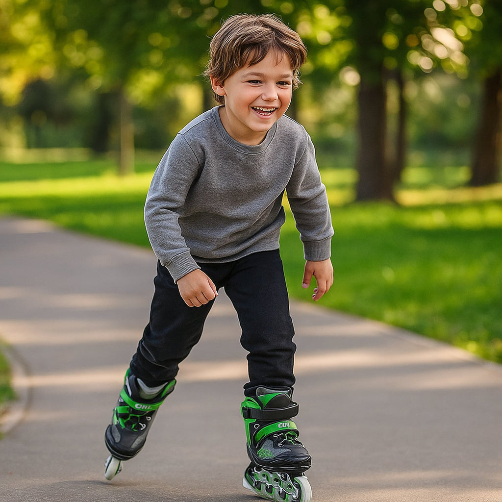 Fitness inline skates equipped with triple protection straps for secure fit
