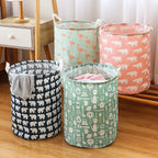 View of the sturdy handles on the collapsible laundry storage bag, ready for easy transport.