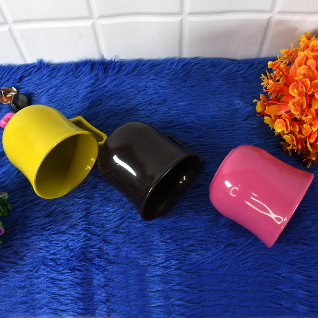 Collection of mix-color plastic coffee and tea mugs, designed for practical everyday use.