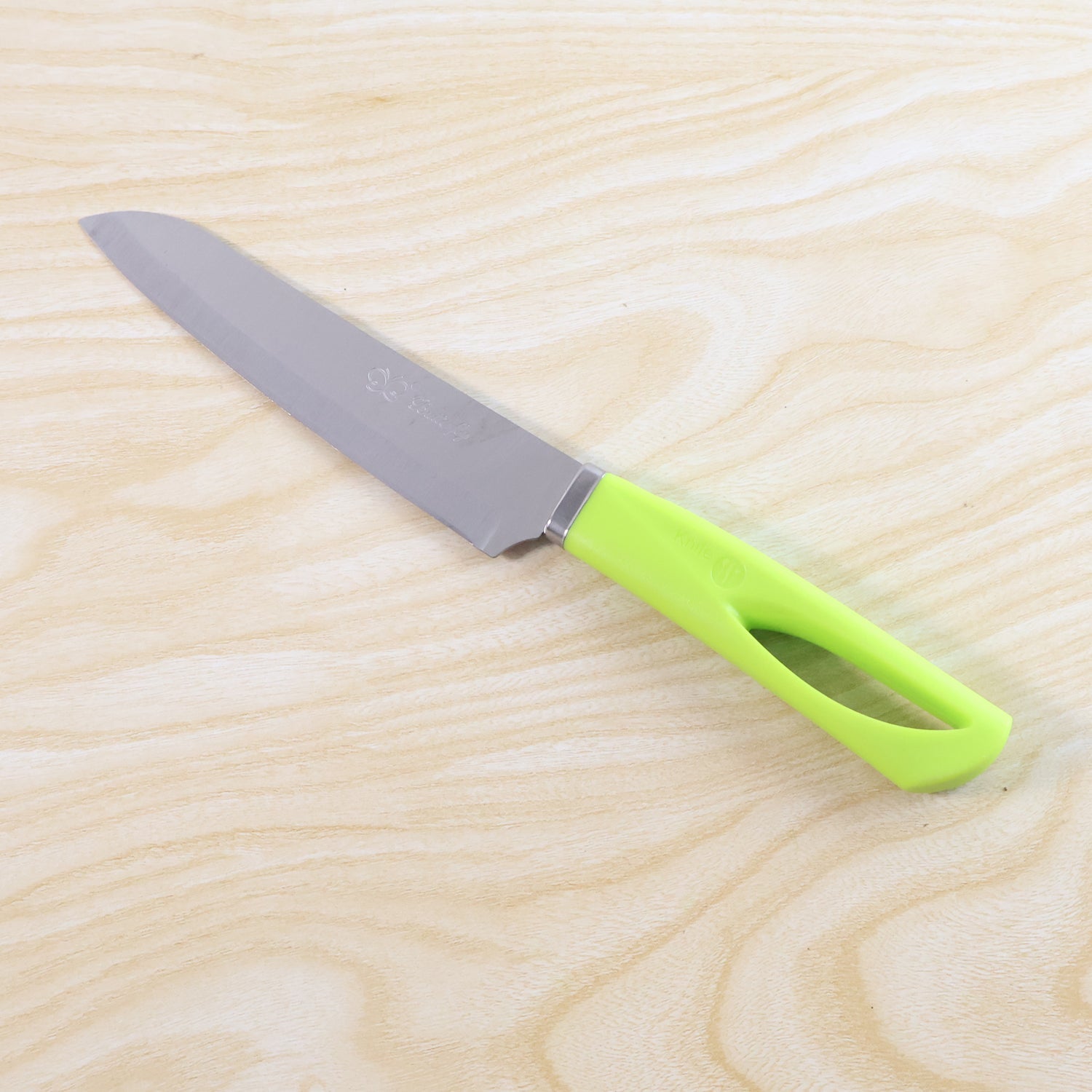 Compact and lightweight kitchen utility knife with stylish handle design