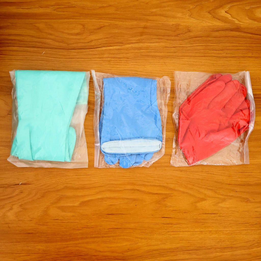 Durable long cuff rubber gloves in mixed colors