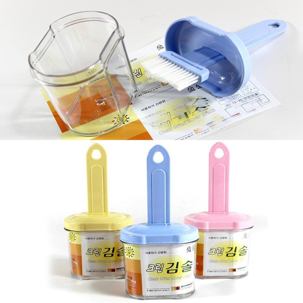 Side view of the durable plastic spatula, perfect for heatproof cooking.
